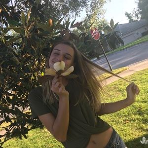 Meet your Posher, Maya